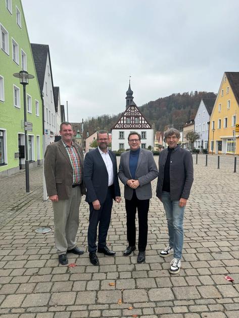 Daniel Jentsch (Projektmanager), Michael Breitenfelder (Geschftsfhrer), MdL Franc Dierl, Wolfgang Nierhoff (Vorsitzender)