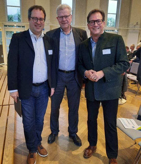 MdL Franc Dierl (rechts) mit Regierungsprsidenten Florian Luderschmid und Oberbrgermeister Thomas Ebersberger.